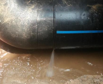 东兴楼顶渗水维修公司为大家分享下东兴卫生间漏水维修修补技术!